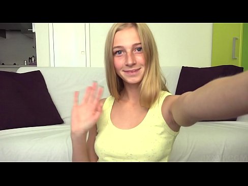 ❤️ Thaum kuv dhuav kuv lazily masturbate kuv liab pussy Liab porn ntawm peb ☑